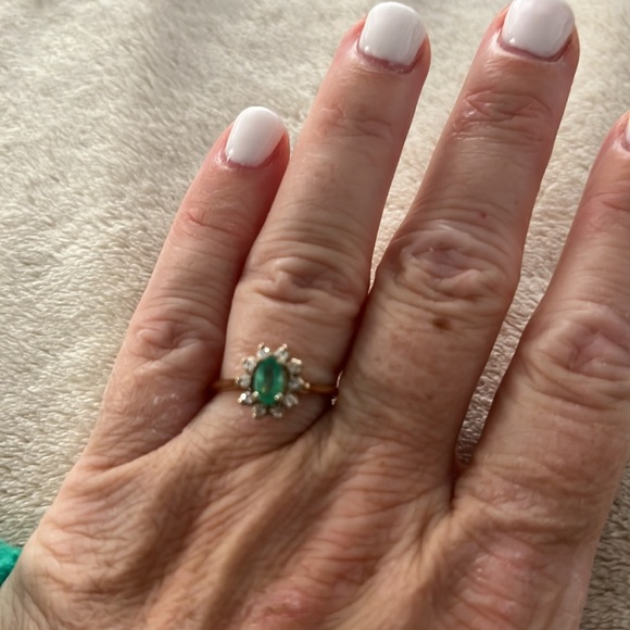 Emerald and Diamond 14KT gold - Picture 2 of 6